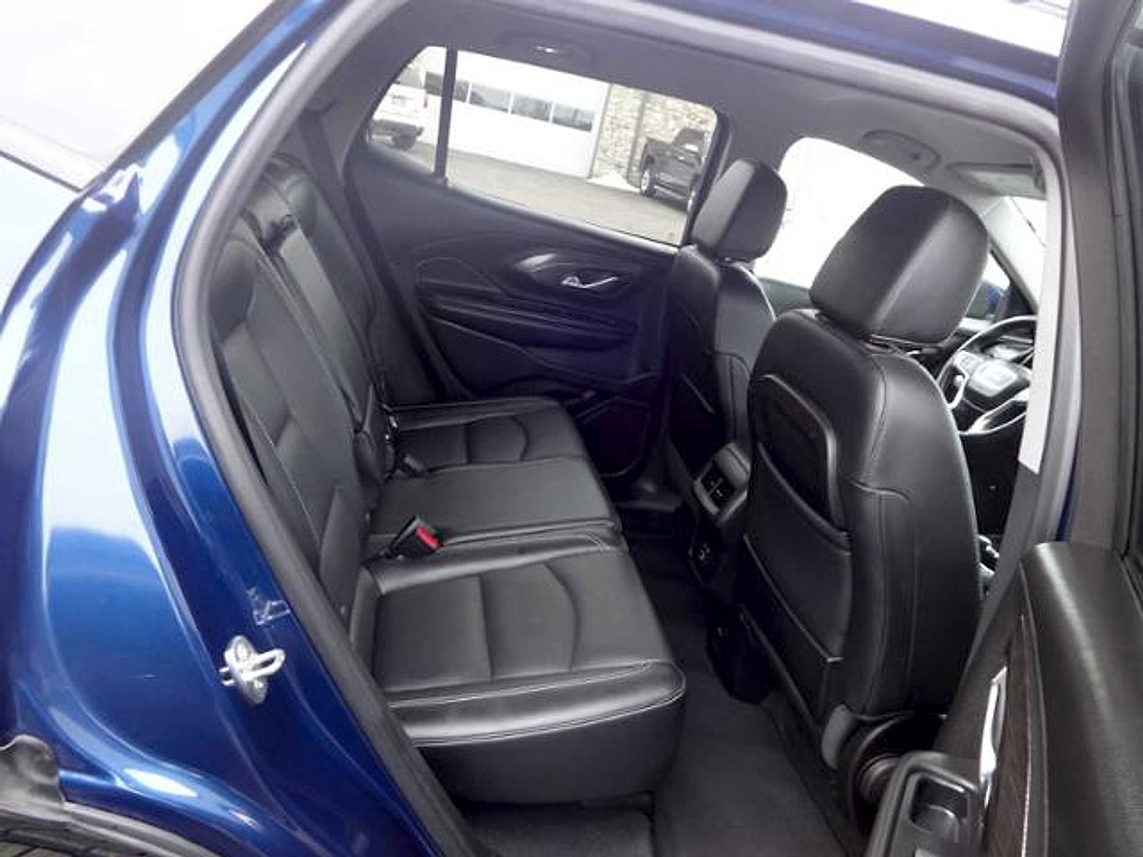 Used 2023 GMC Terrain SLT image 10