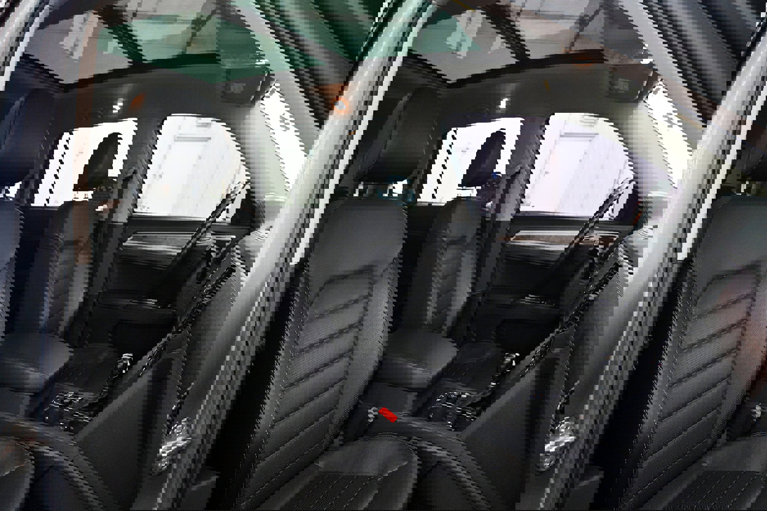 Used 2019 Volkswagen Atlas SEL Premium image 25