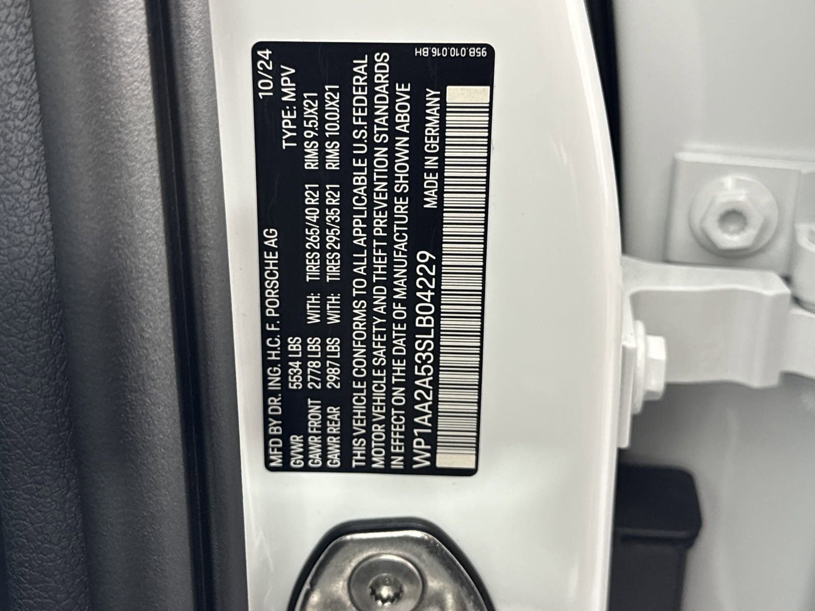 New 2025 Porsche Macan image 15