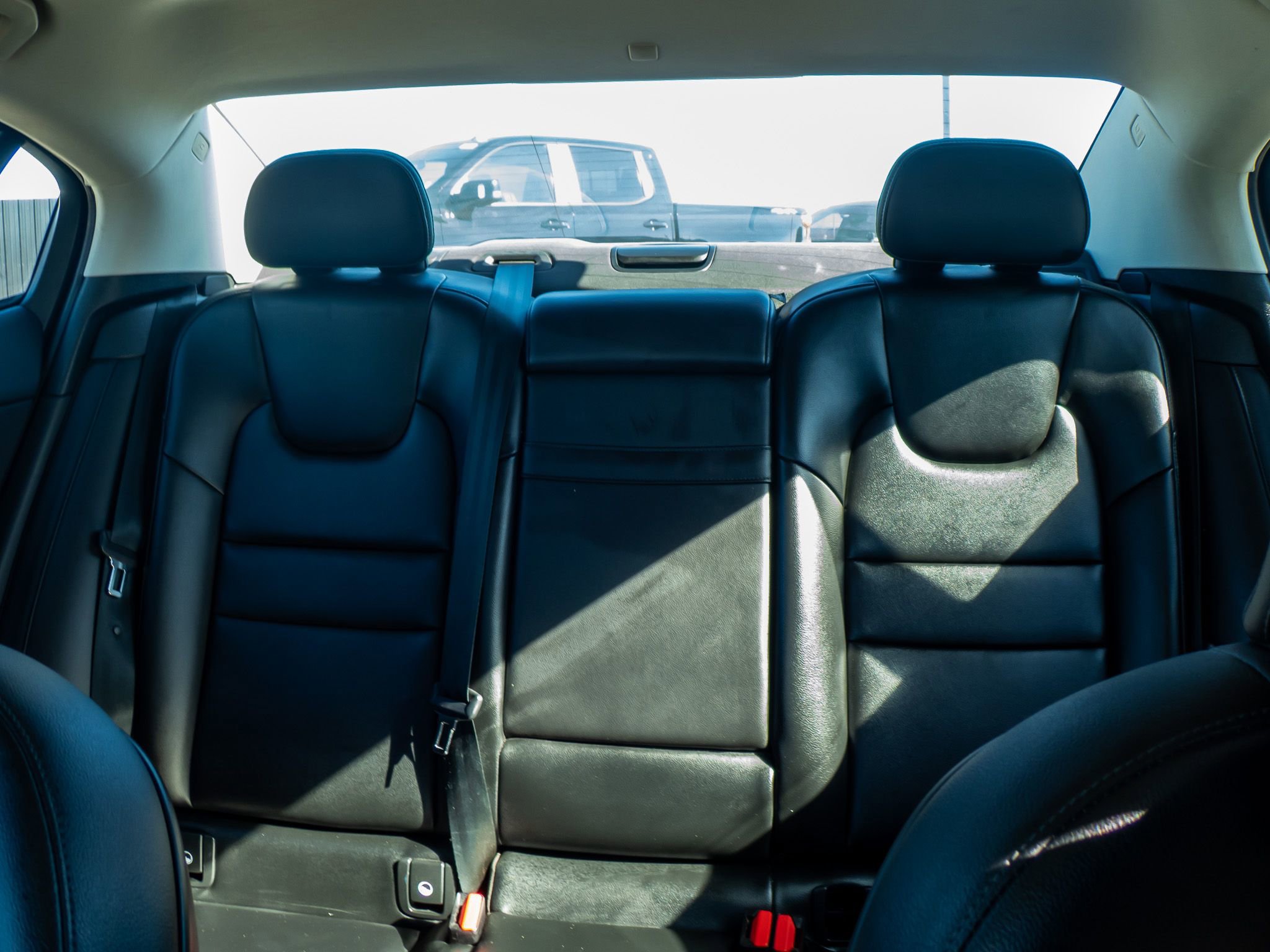 Used 2020 Volvo S60 T5 Momentum image 19