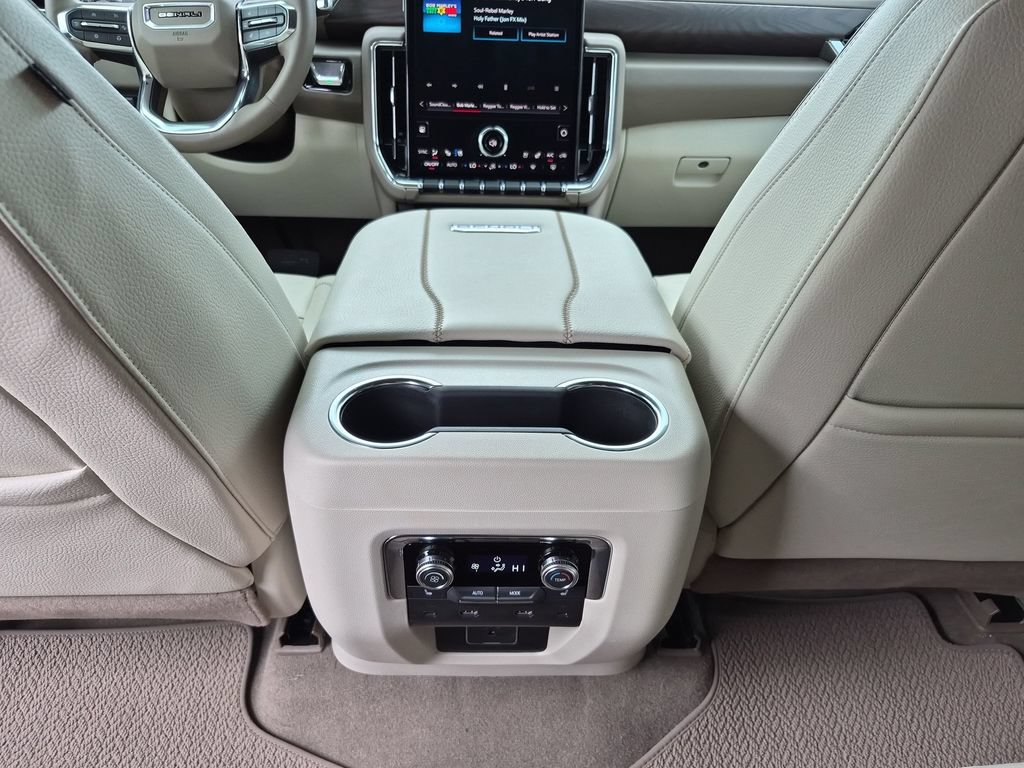 Used 2026 GMC Yukon Denali w/ Denali Reserve Package AWD/4WD image 37