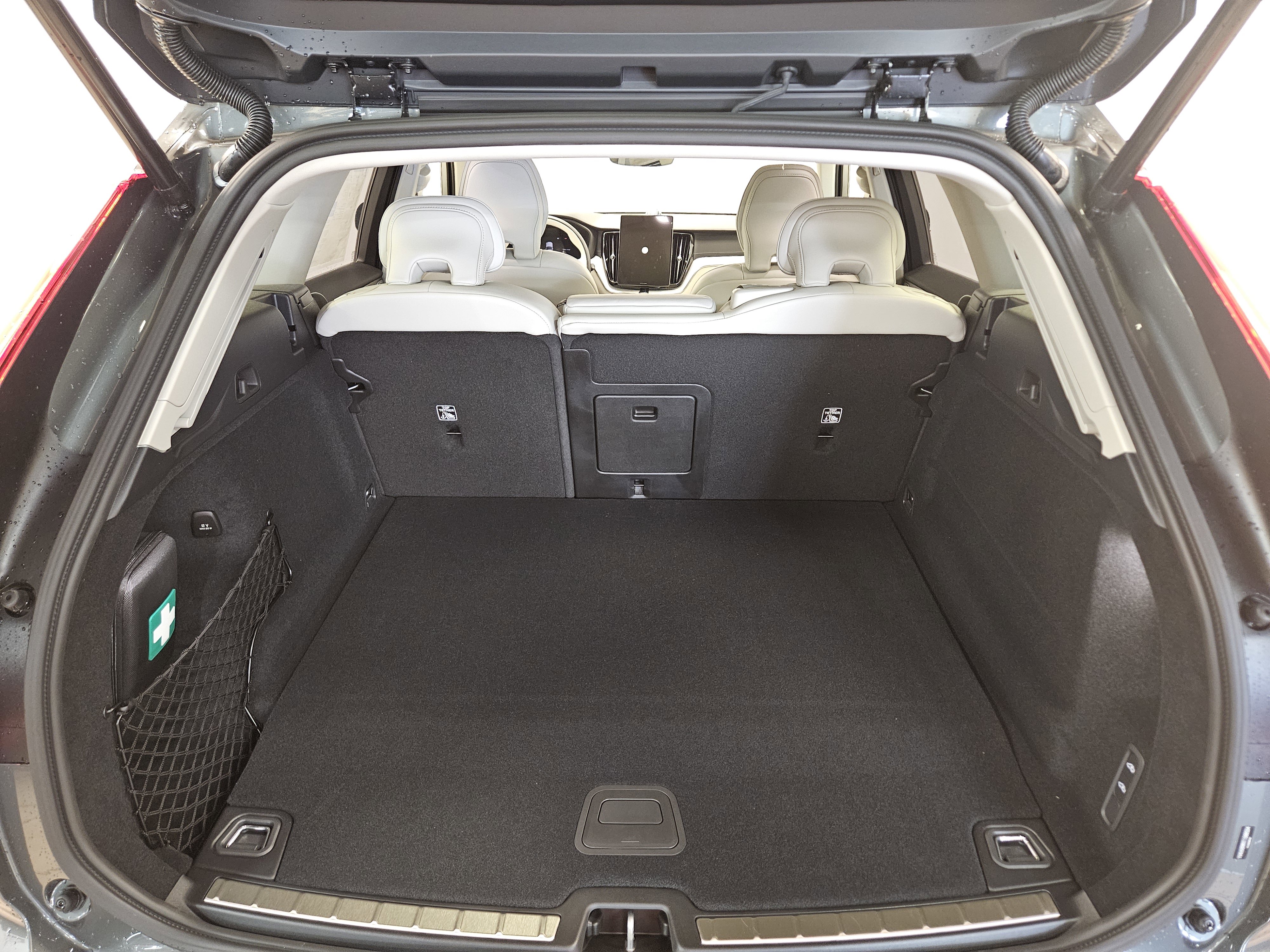 New 2026 Volvo XC60 T8 Ultra image 17