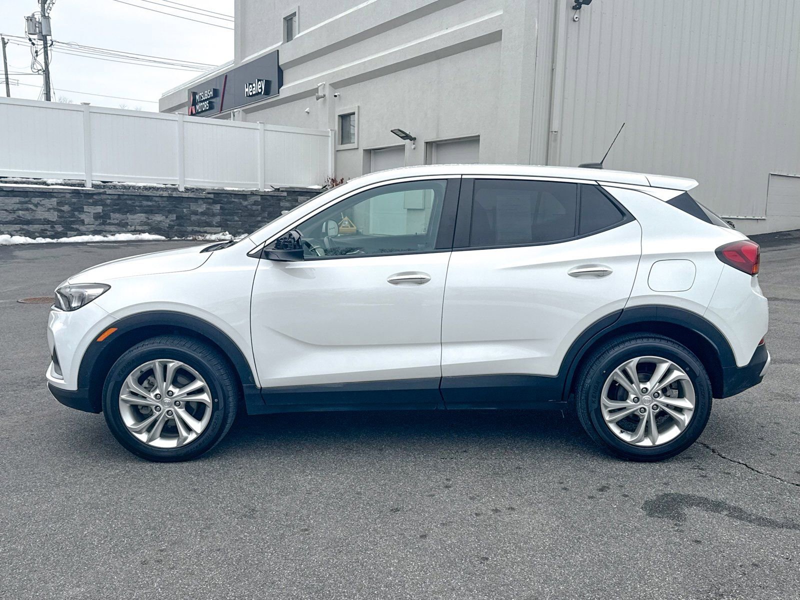 Used 2023 Buick Encore GX Preferred w/ Cold Weather Comfort Package image 4