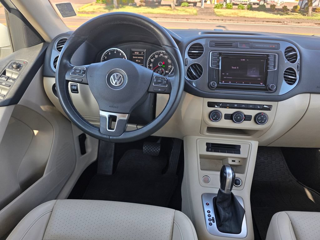 Used 2017 Volkswagen Tiguan S FWD image 11