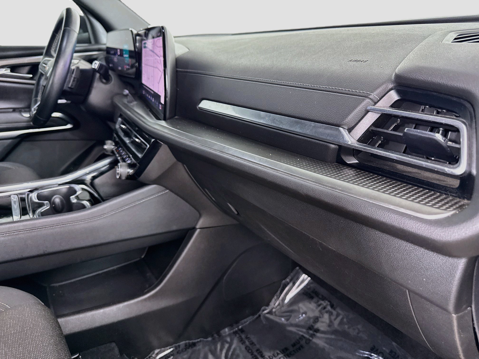 Used 2024 Chevrolet Traverse LS FWD image 32
