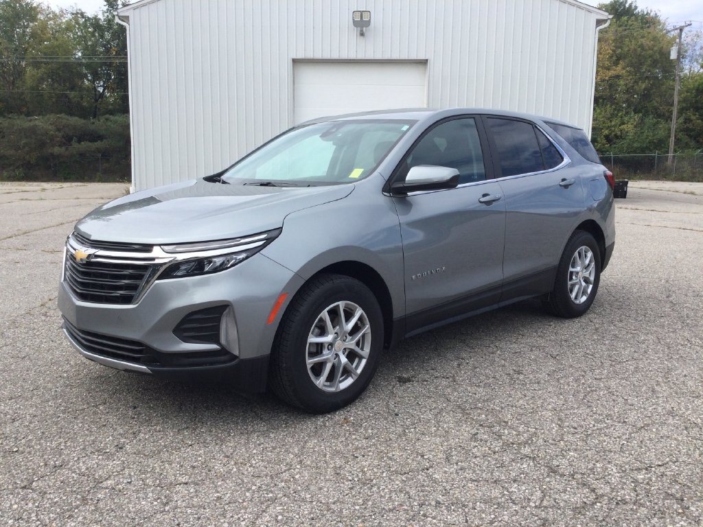 Used 2024 Chevrolet Equinox LT AWD/4WD image 3