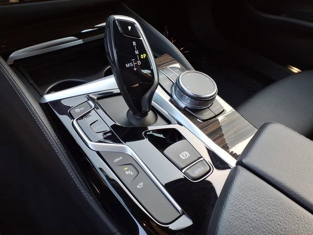 Used 2019 BMW 530e w/ M Sport Package image 21