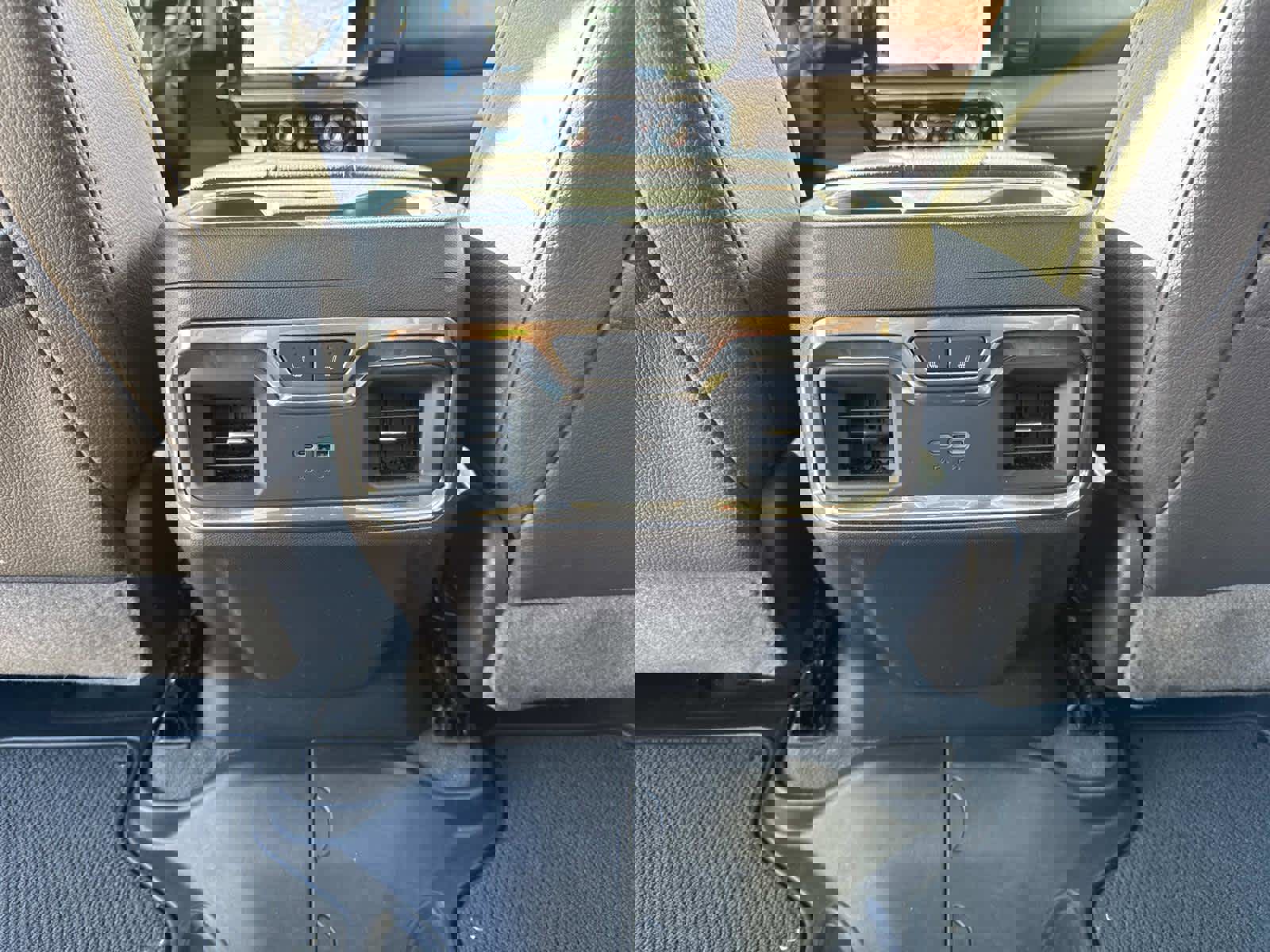 Used 2024 GMC Sierra 2500 Denali w/ Denali Reserve Package image 30