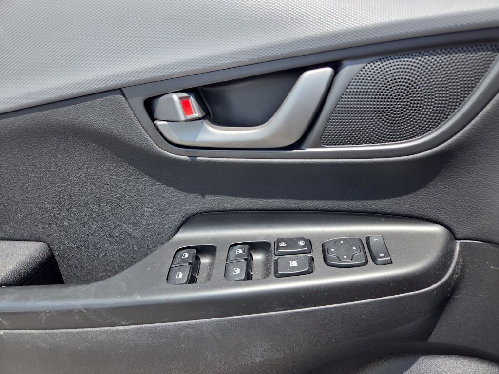 Used 2021 Hyundai Kona Ultimate FWD image 22