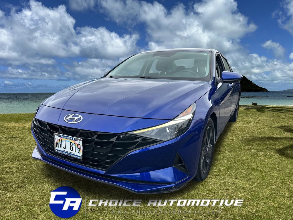 Used 2023 Hyundai Elantra SEL image 1