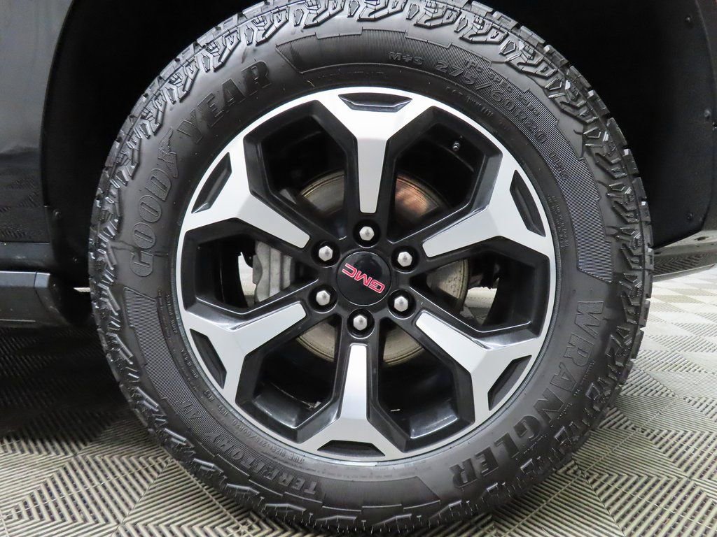 Used 2025 GMC Yukon XL AT4 w/ AT4 Premium Package image 8