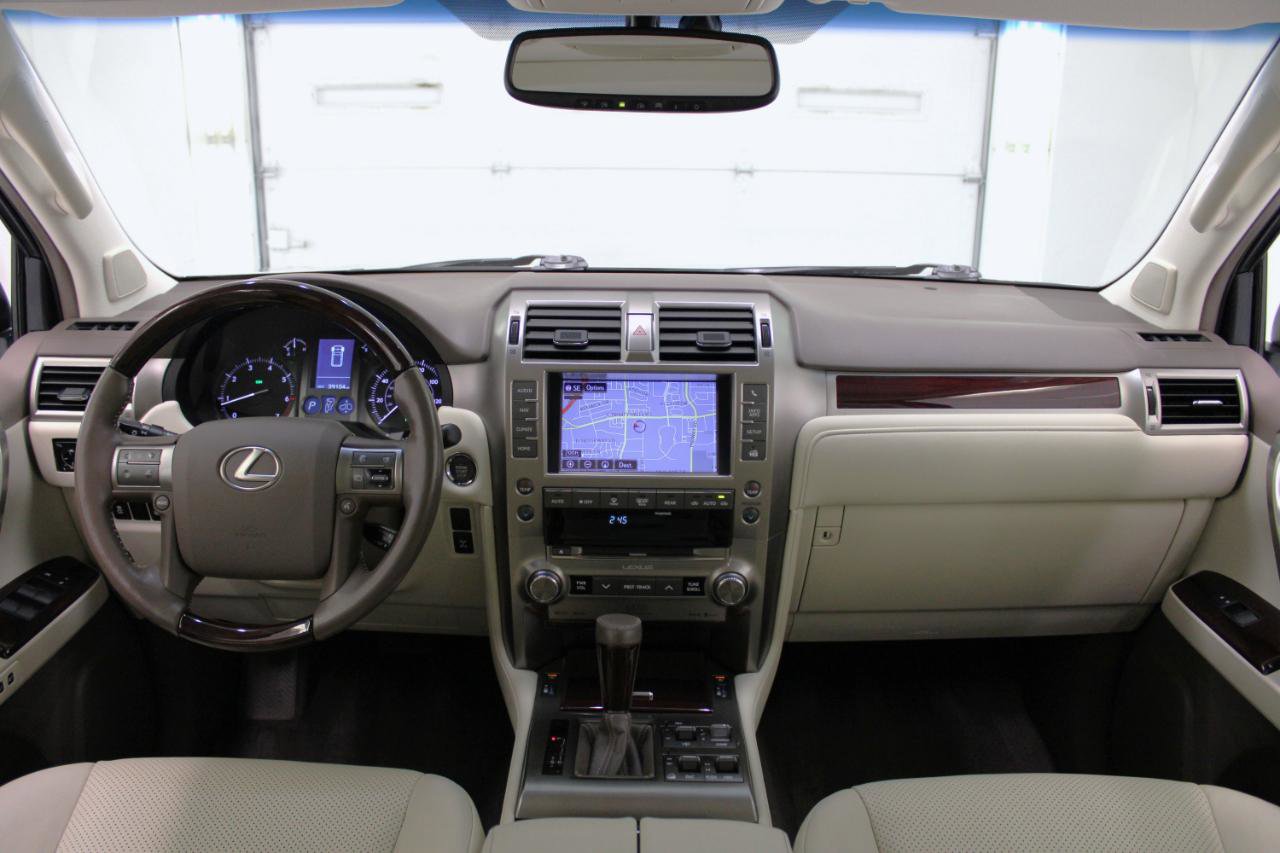 Used 2018 Lexus GX 460 Luxury w/ Preferred Accessory Package image 53