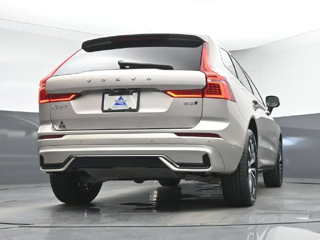 Used 2024 Volvo XC60 B5 Plus w/ Climate Package AWD/4WD image 42