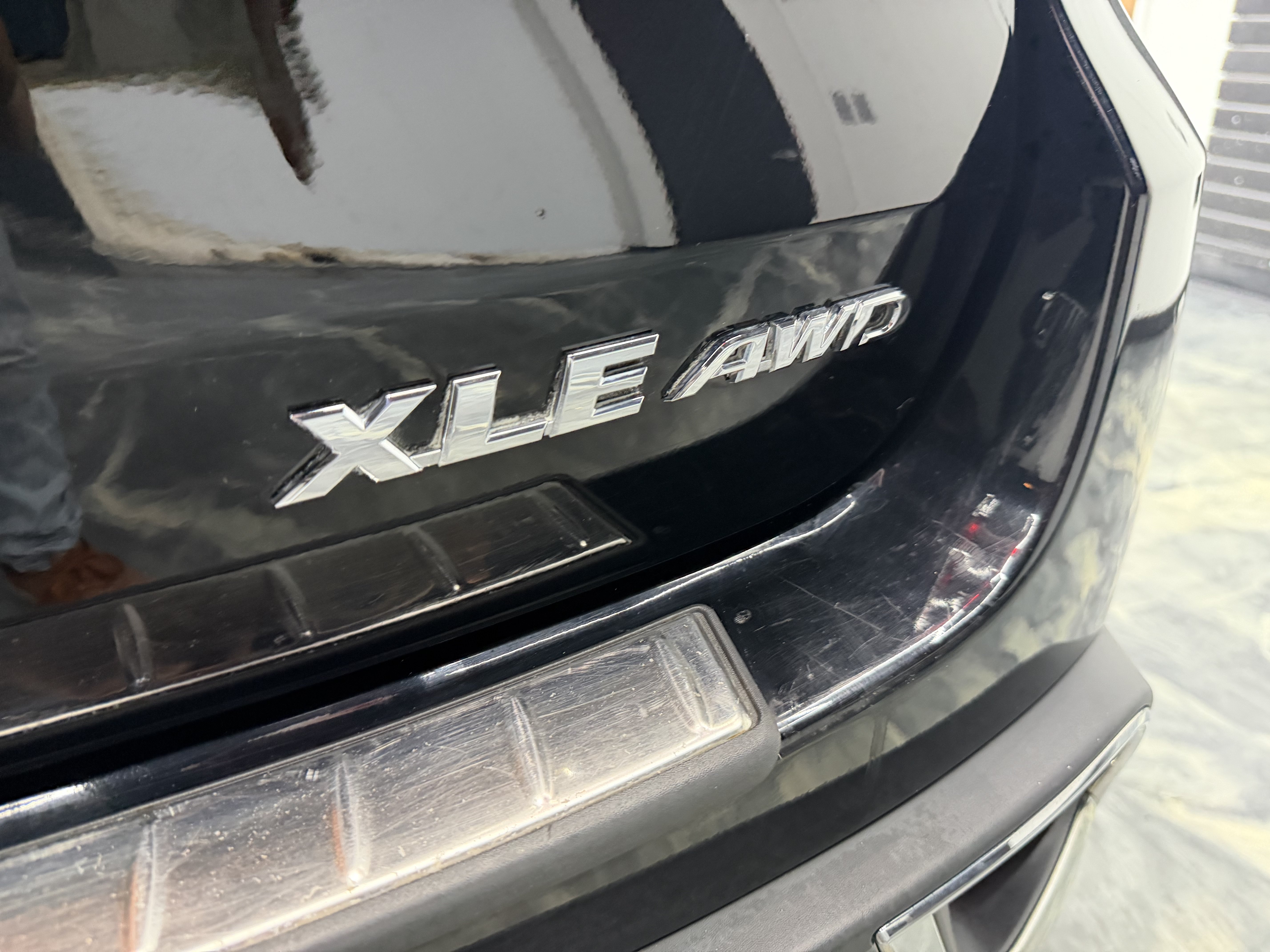 Used 2017 Toyota Highlander XLE AWD/4WD image 31