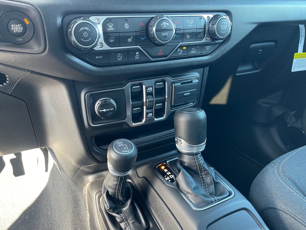New 2026 Jeep Gladiator Sport AWD/4WD image 11
