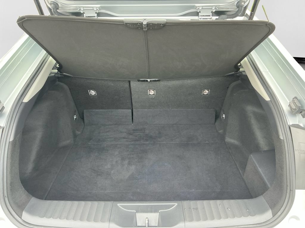 Certified 2024 Toyota Prius LE FWD image 18