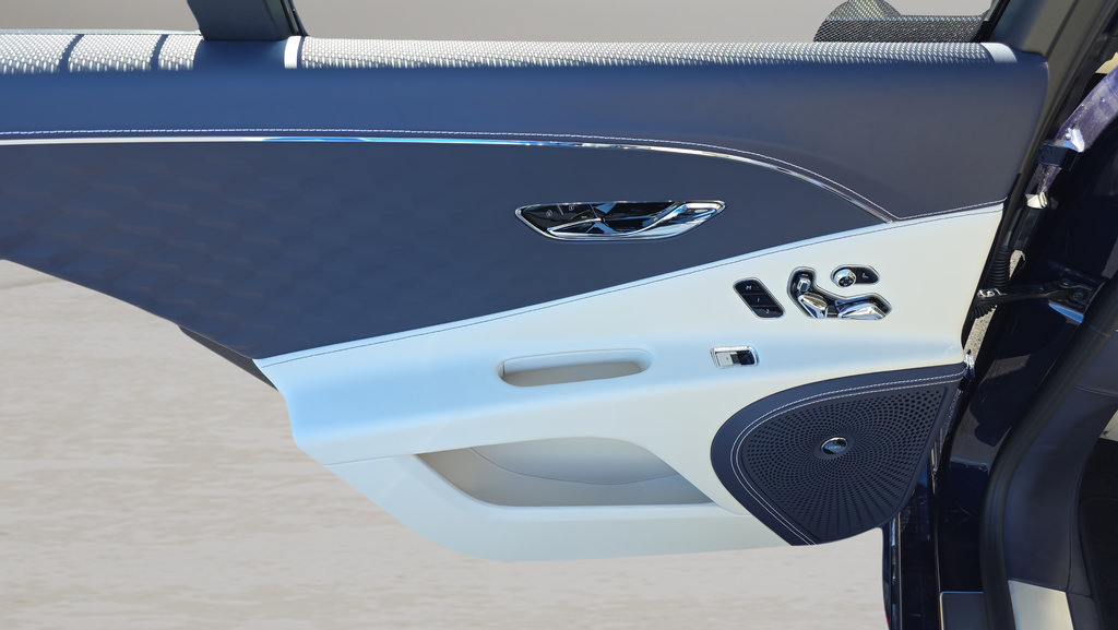 New 2025 Bentley Flying Spur Plug-In Hybrid AWD/4WD image 31