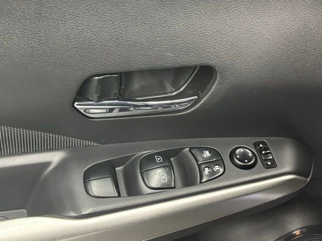 Used 2019 Nissan Kicks SV image 13