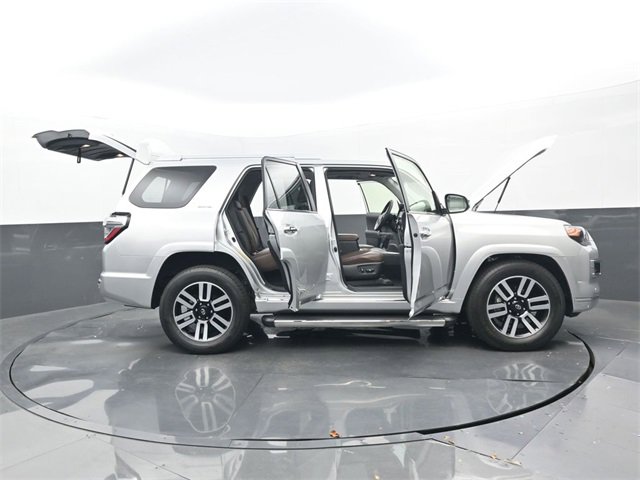 Used 2022 Toyota 4Runner Limited image 32