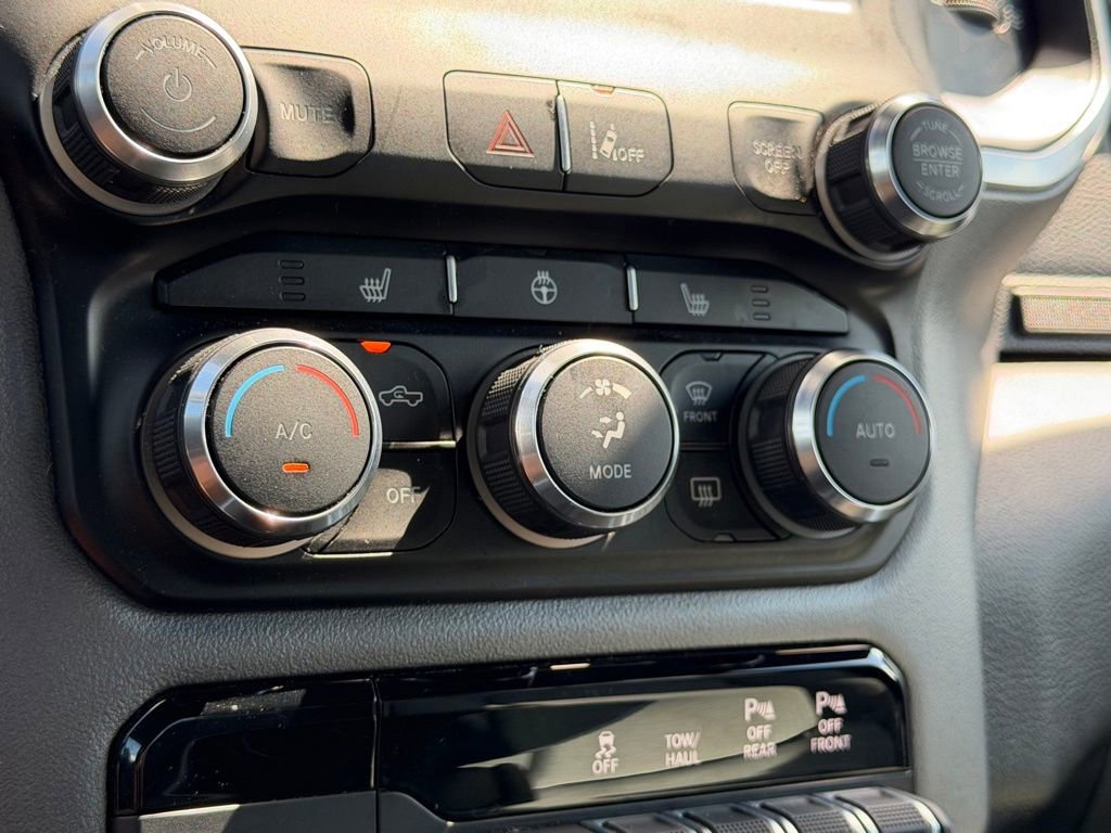 Used 2022 RAM 1500 Big Horn AWD/4WD image 38
