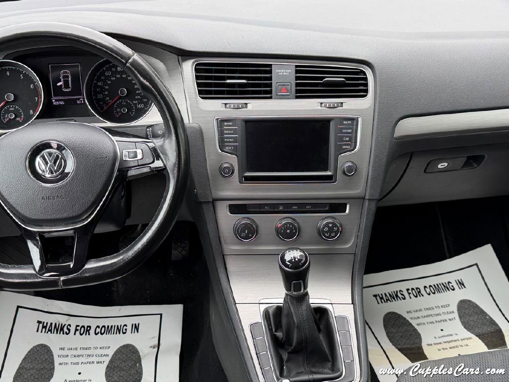Used 2016 Volkswagen Golf S image 17