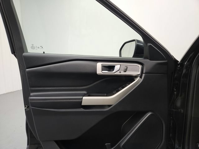 Used 2021 Ford Explorer Limited AWD/4WD image 30