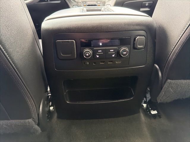 Used 2018 GMC Yukon XL SLT w/ Open Road Package image 23