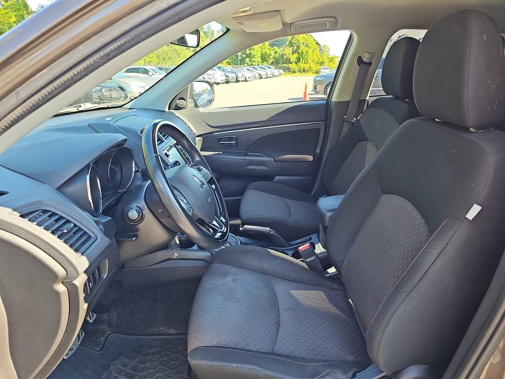 Used 2017 Mitsubishi Outlander Sport LE AWD/4WD image 9