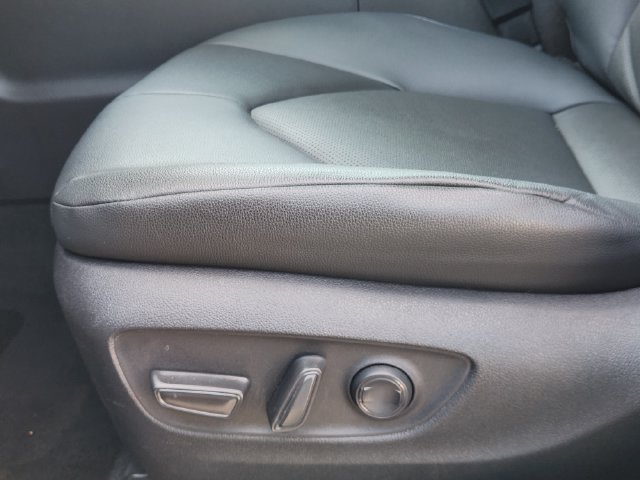 Used 2025 Toyota Grand Highlander AWD image 22