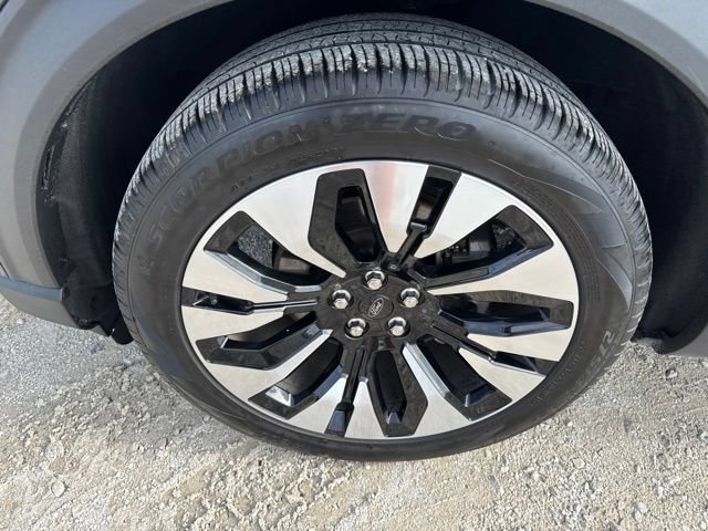 Used 2025 Ford Explorer Platinum w/ LUX Leather Package AWD/4WD image 14