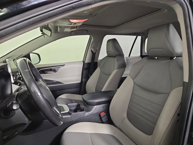 Used 2020 Toyota RAV4 XLE Premium image 14