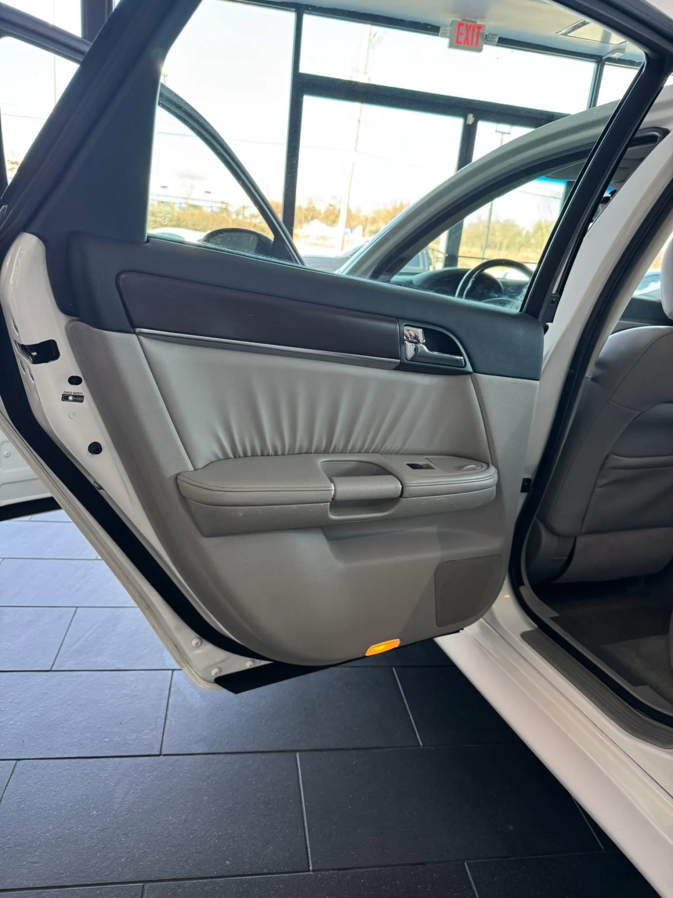 Used 2008 INFINITI M35 M35x Sedan 4D w/ Technology Pkg image 27