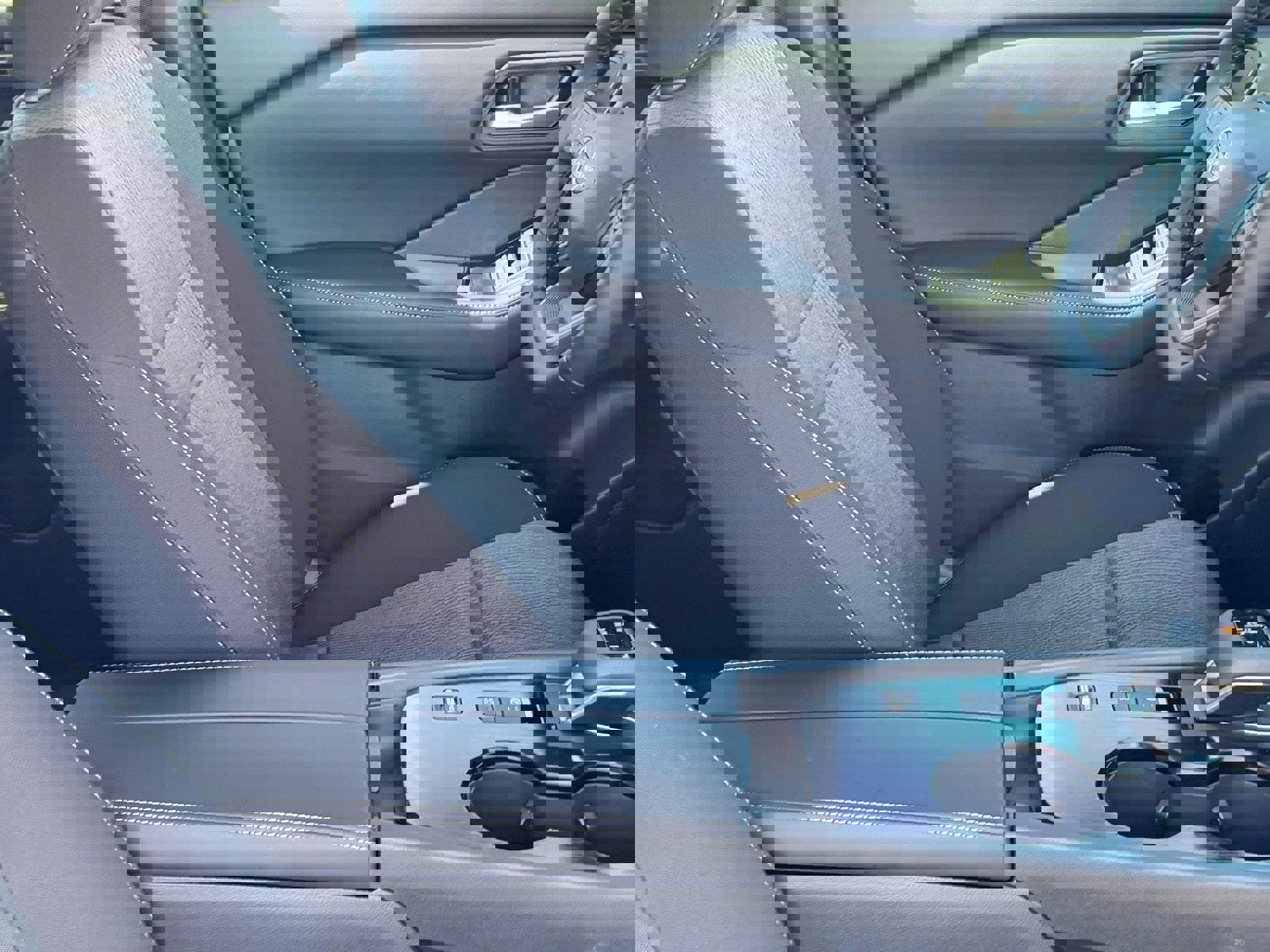 New 2026 Nissan Rogue SV image 10