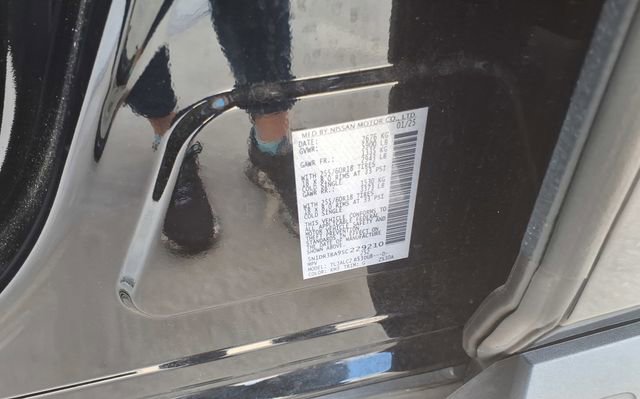 Used 2025 Nissan Pathfinder SV image 34