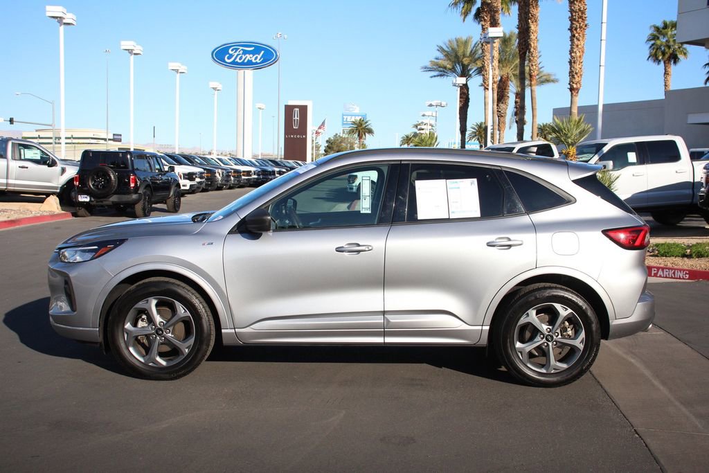 Certified 2023 Ford Escape ST-Line AWD/4WD image 4