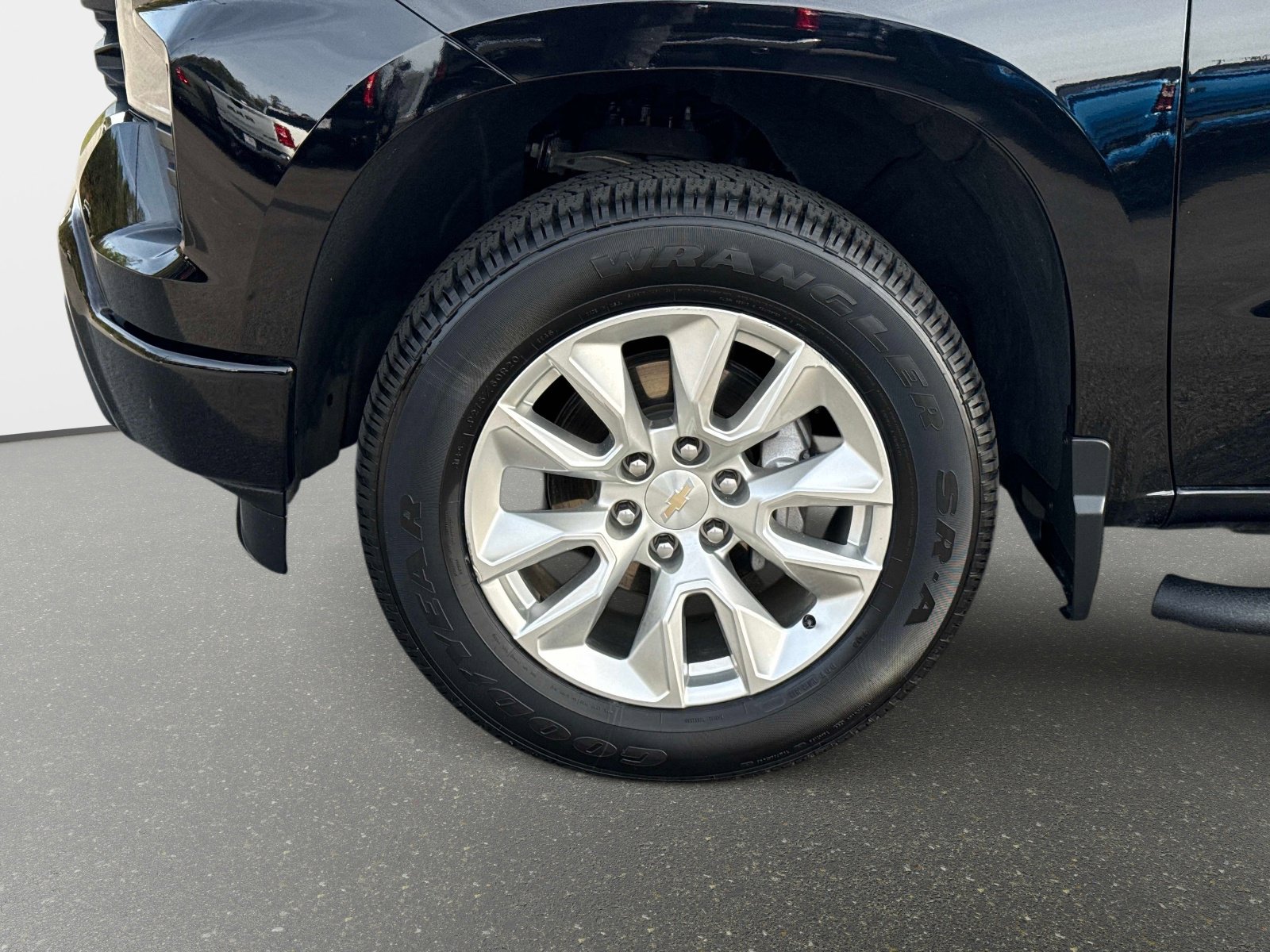 Used 2024 Chevrolet Silverado 1500 Custom image 11