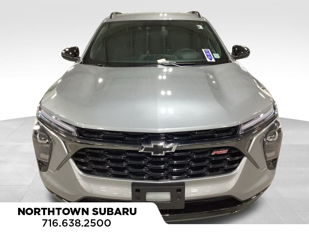 Used 2024 Chevrolet Trax RS image 2