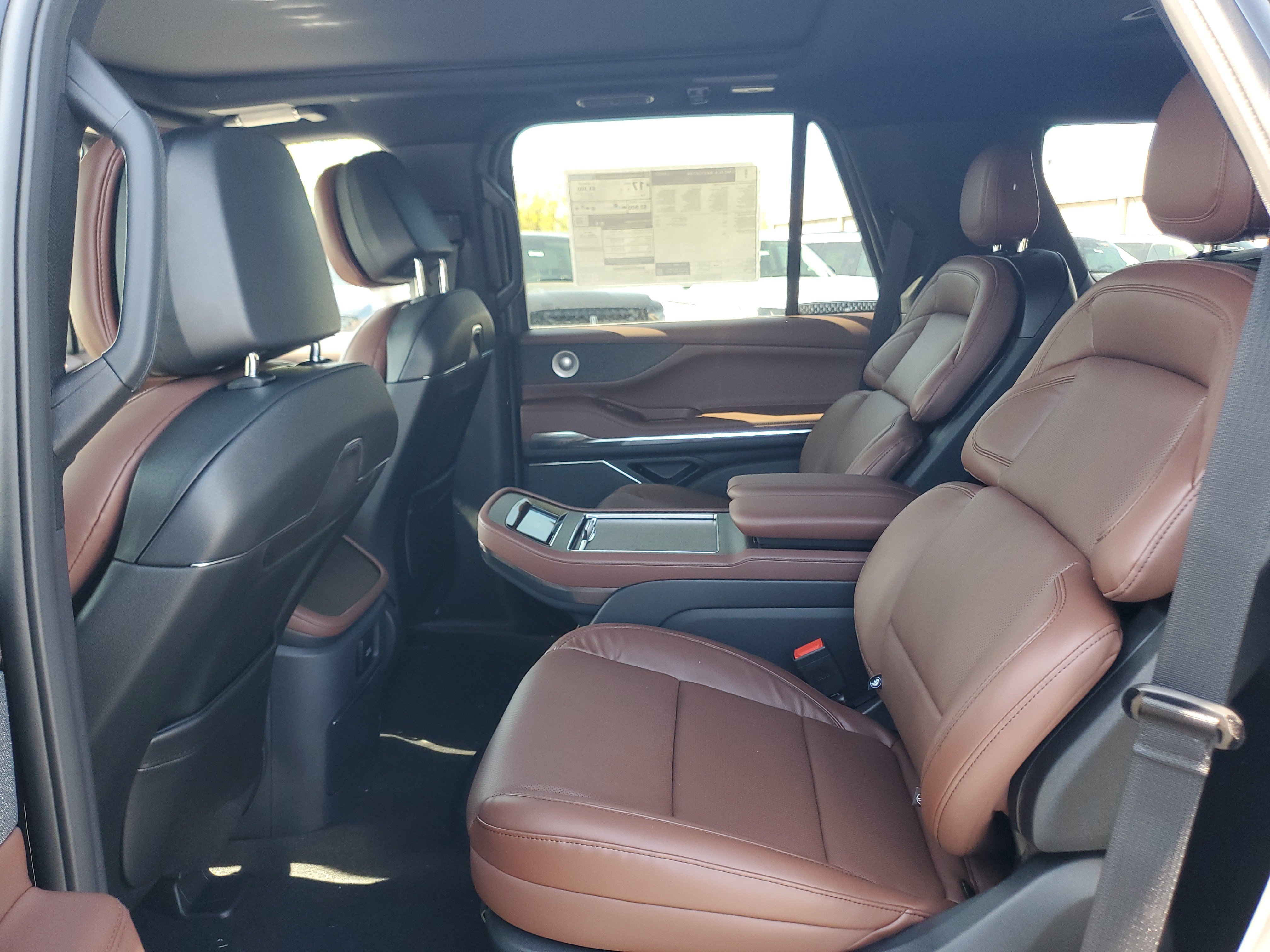 New 2026 Lincoln Navigator Reserve AWD/4WD image 27