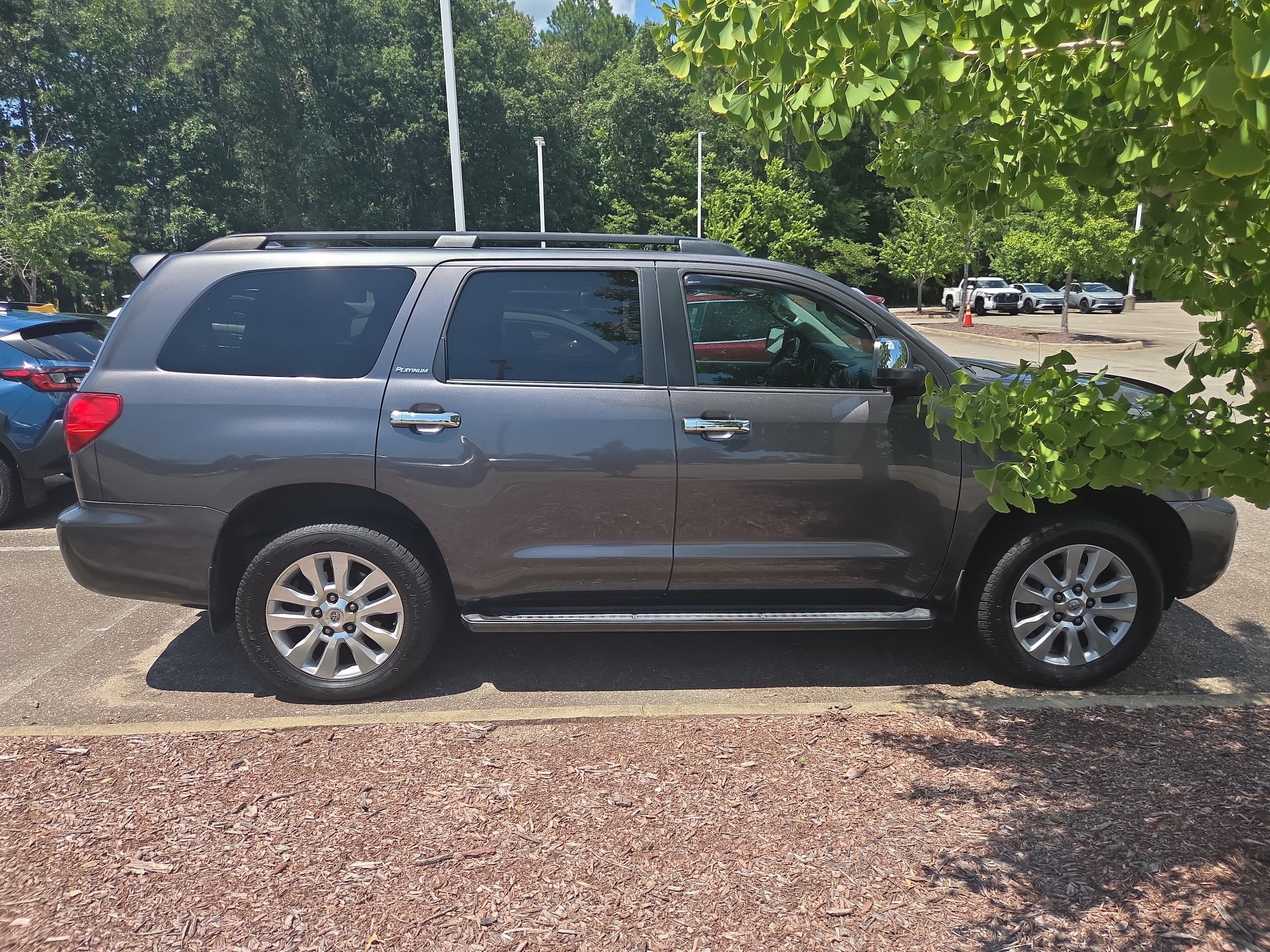 Used 2014 Toyota Sequoia Platinum AWD/4WD image 2