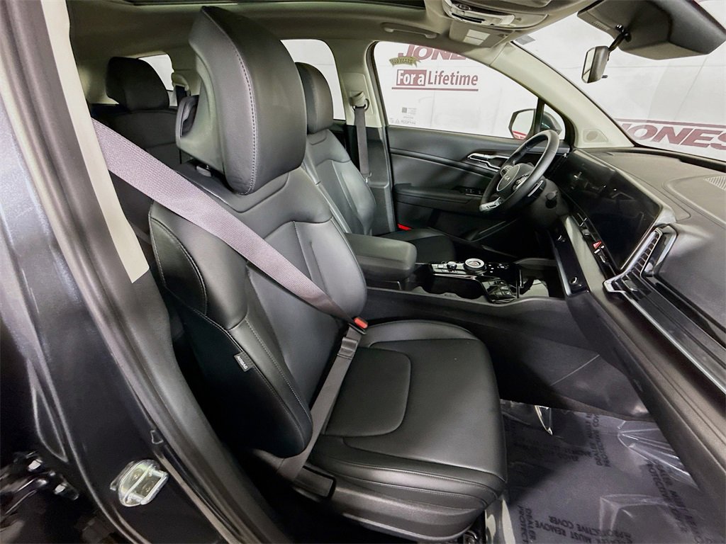 Certified 2023 Kia Sportage EX w/ EX Premium Package image 33