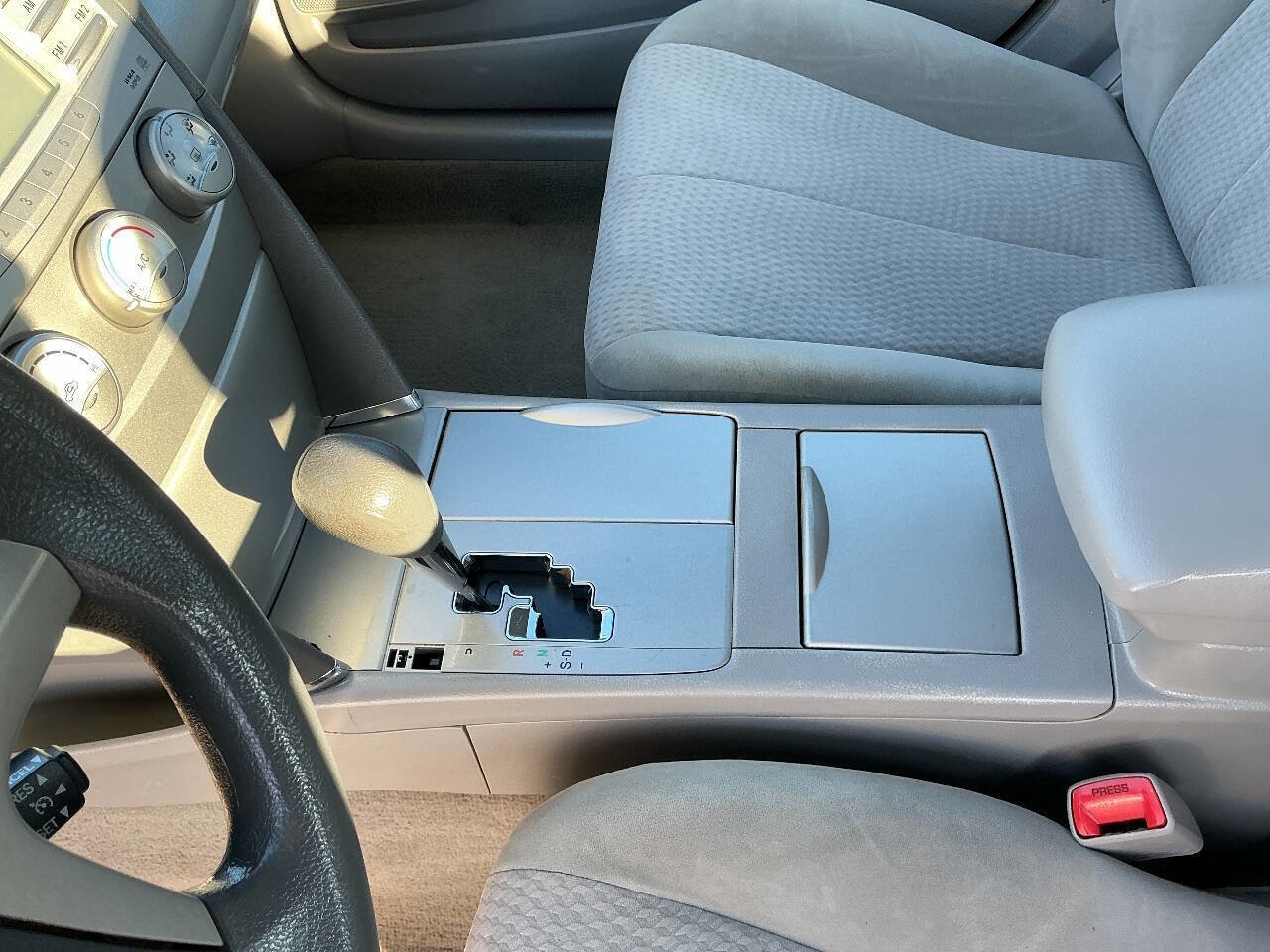Used 2011 Toyota Camry LE FWD image 32