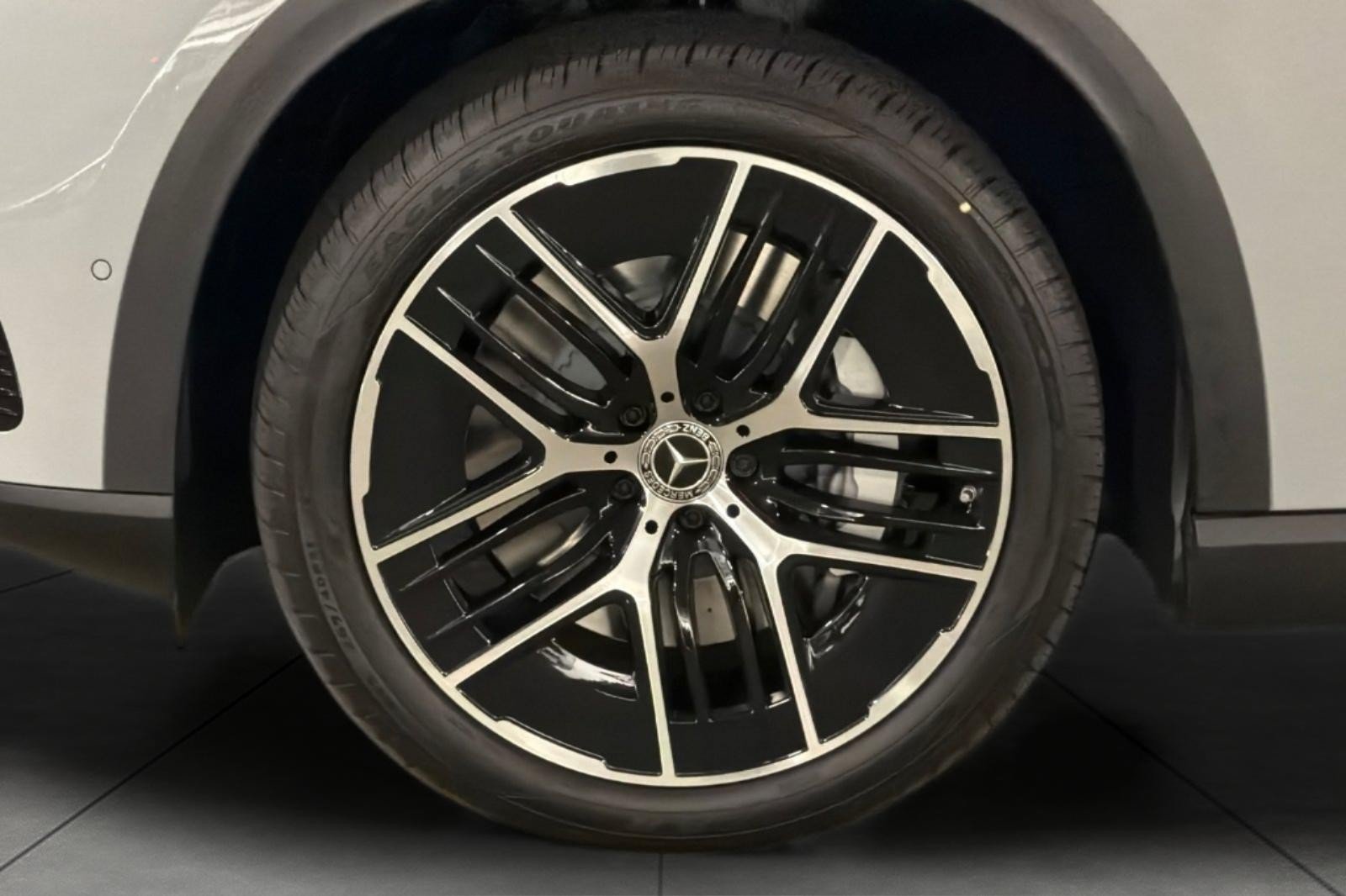 New 2026 Mercedes-Benz EQE 320 4MATIC SUV image 26