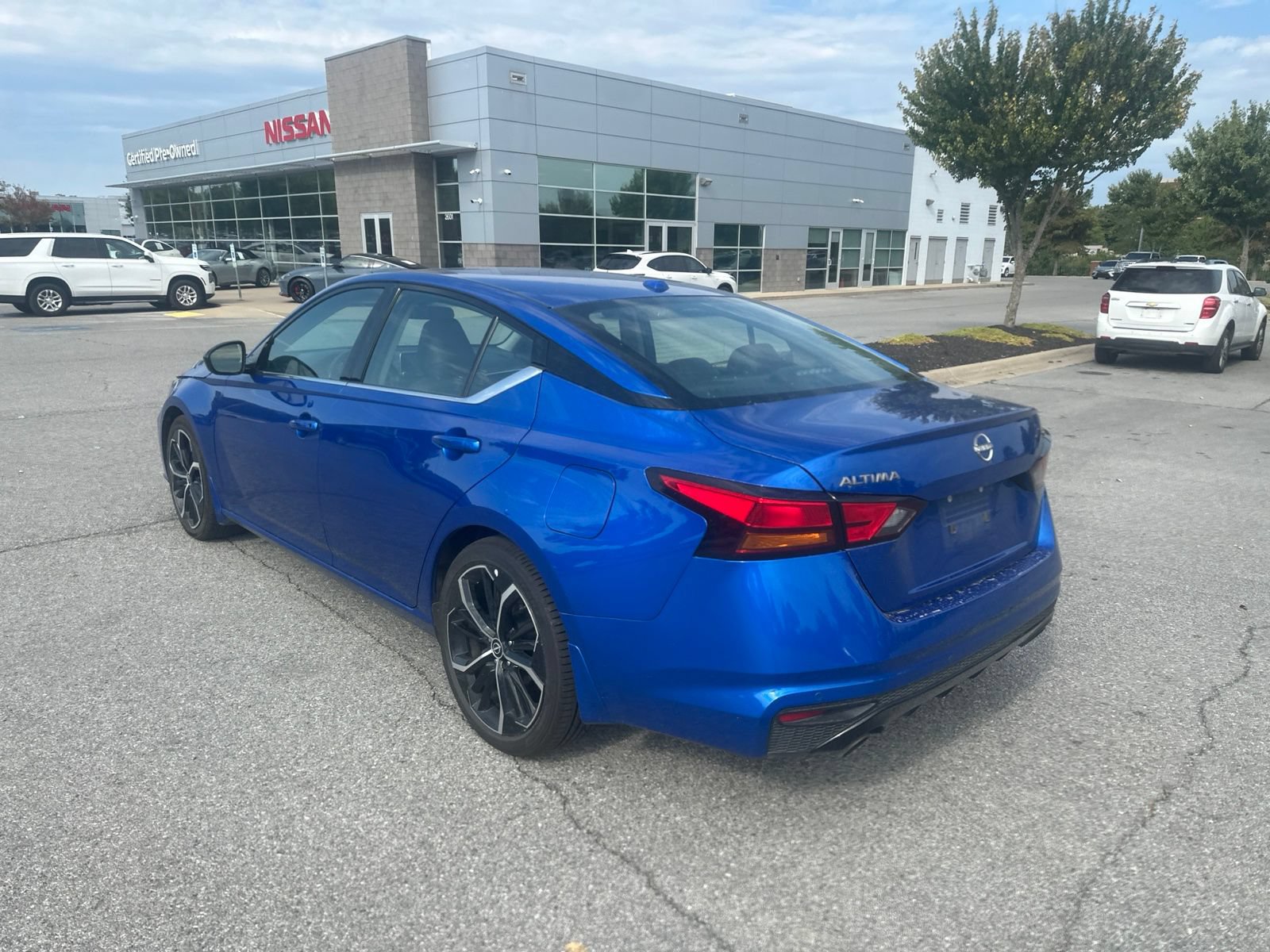 Used 2025 Nissan Altima 2.5 SR FWD image 7