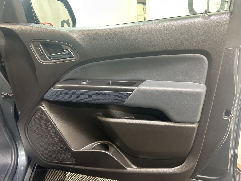 Used 2017 Chevrolet Colorado Z71 image 11