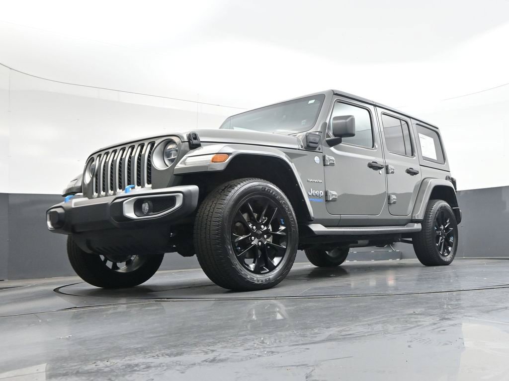 Used 2022 Jeep Wrangler Unlimited Sahara AWD/4WD image 39