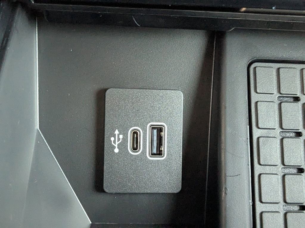 New 2025 Ford F150 Lariat w/ Equipment Group 502A High image 23