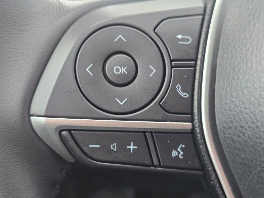 Used 2024 Toyota Camry XLE FWD image 34