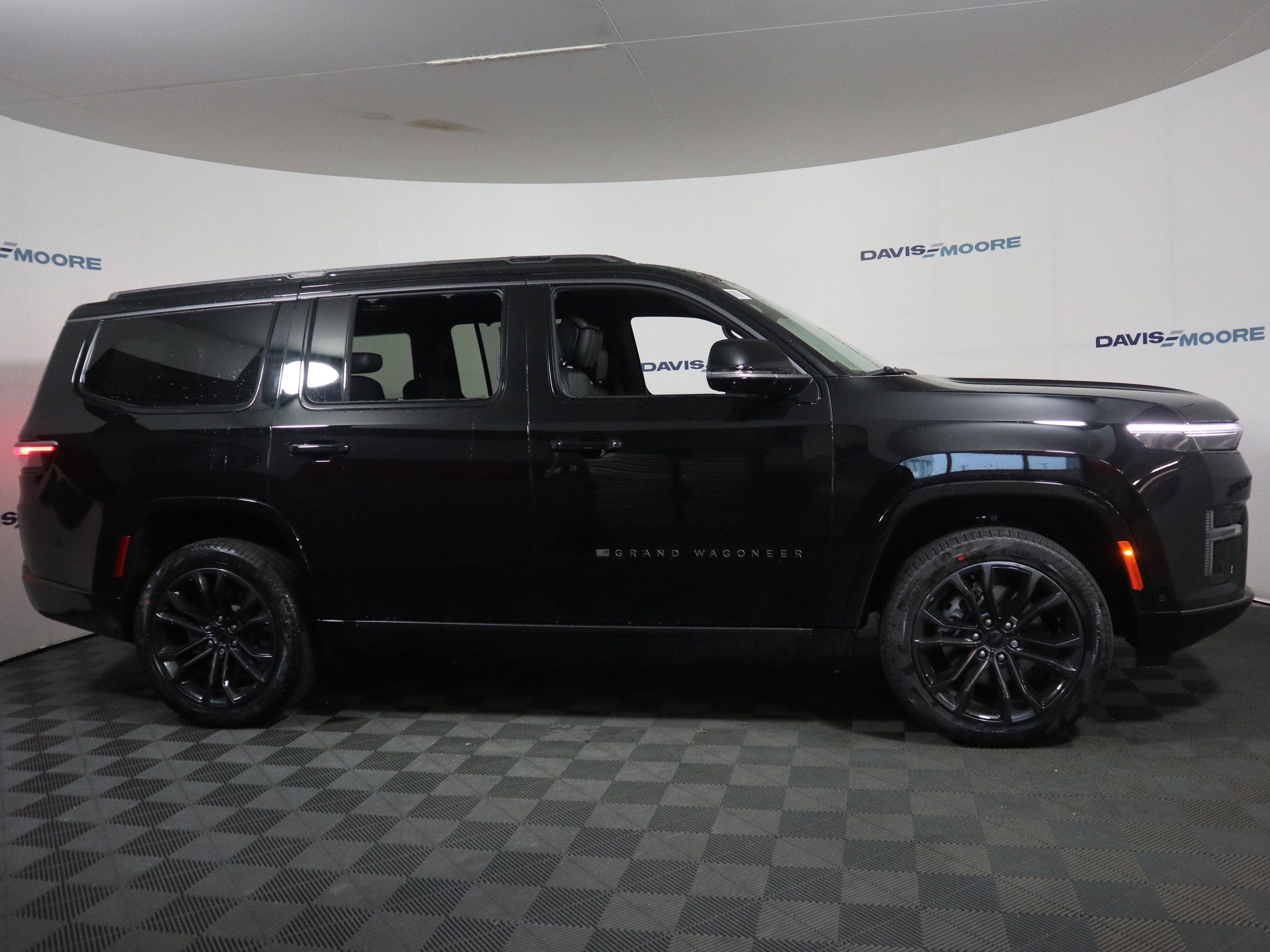 New 2026 Jeep Grand Wagoneer Summit image 4