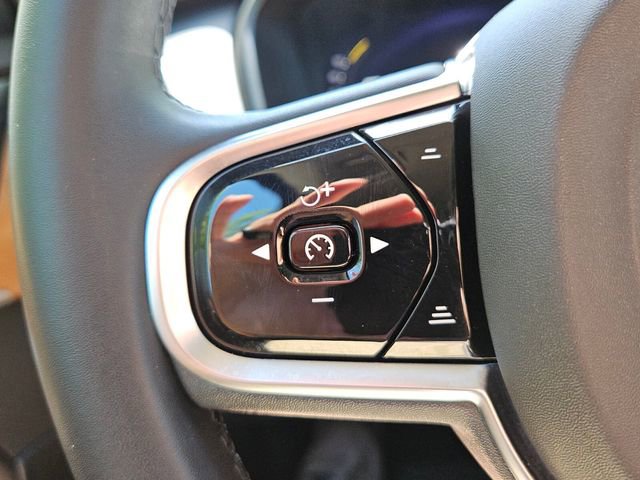 Used 2023 Volvo XC90 B6 Plus w/ Protection Package Premier image 23