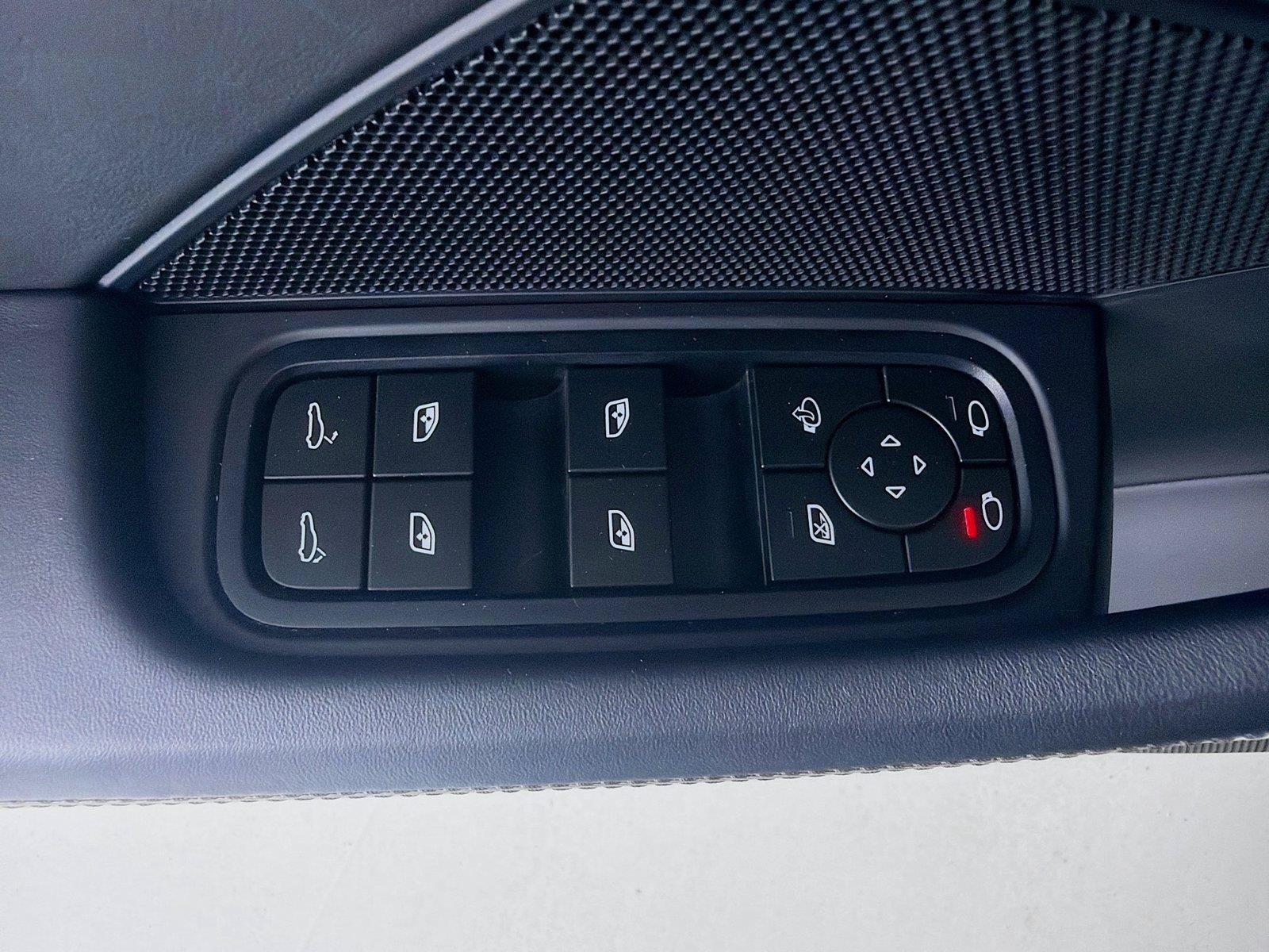 Used 2023 Porsche Panamera Platinum Edition RWD image 8